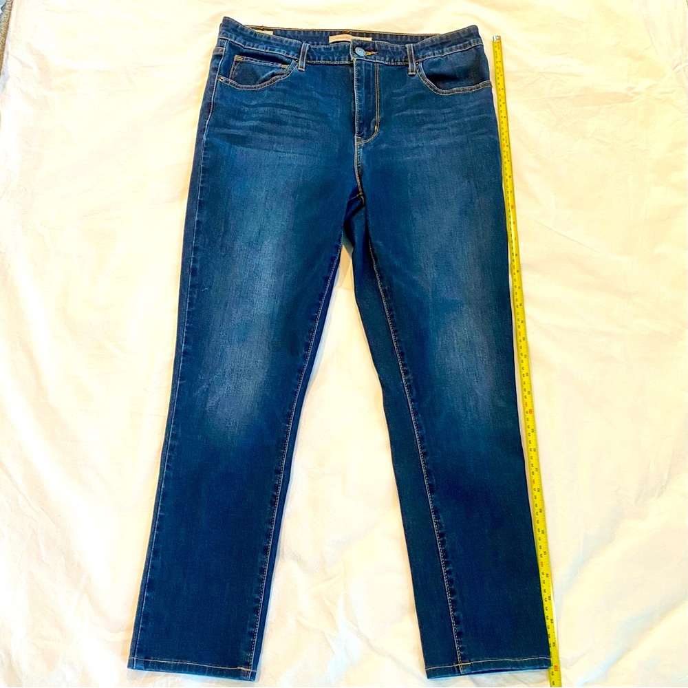 Levi’s Women’s 721 High Rise Skinny Jeans Dark Wash Waist 32 Inseam 28